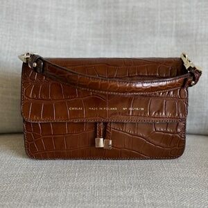 Chylak Shoulder Bag in glossy caramel crocodile